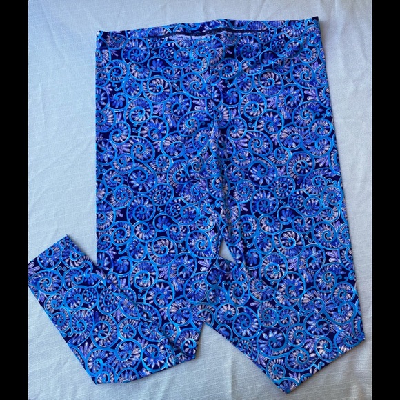 Southwind Apparel Bayside Blue Swirl Pattern Leggings - Picture 1 of 7